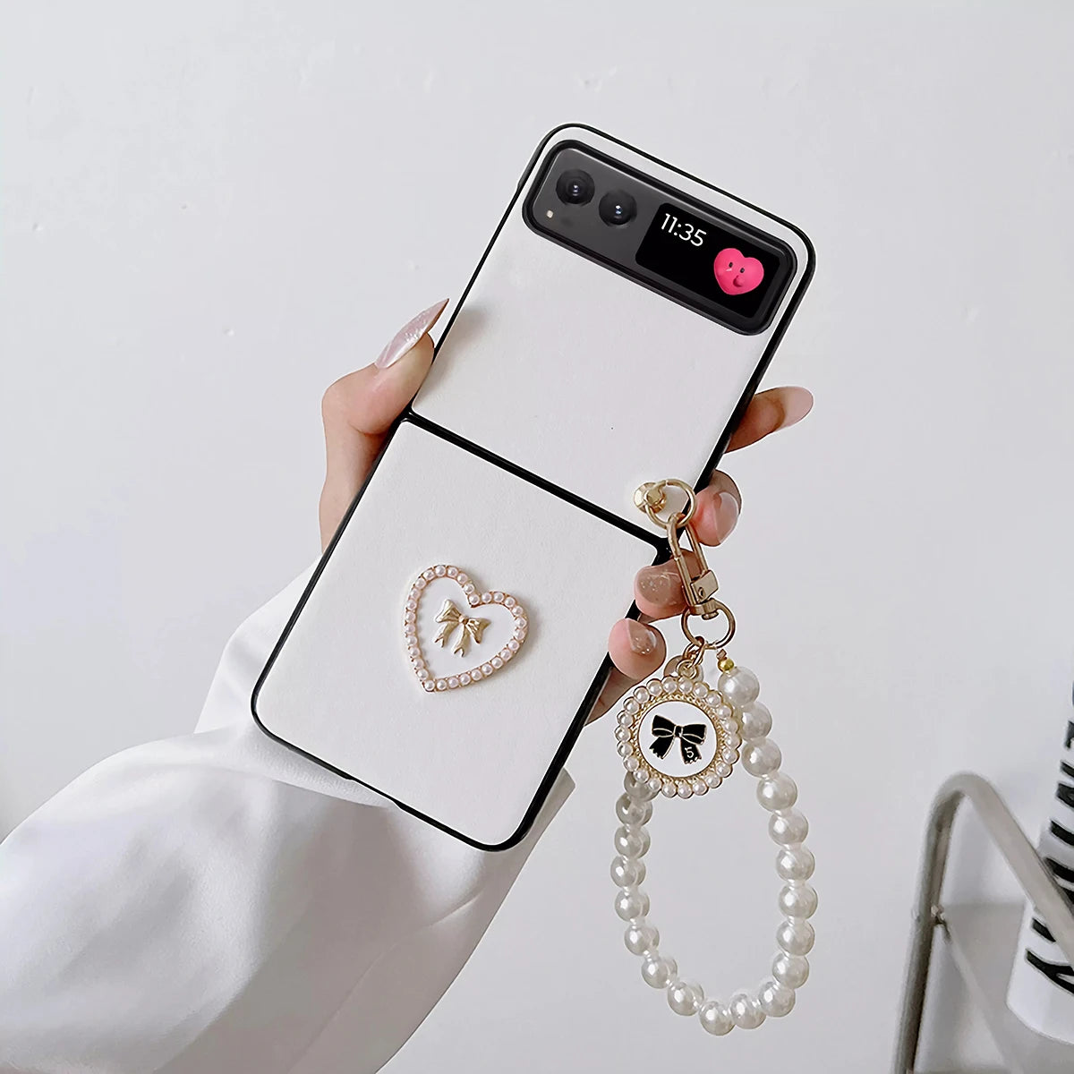 Love Heart PU Leather Phone Case with Bracelet Hard PC Protective Cover for Motorola Razr 2023/Razr 40